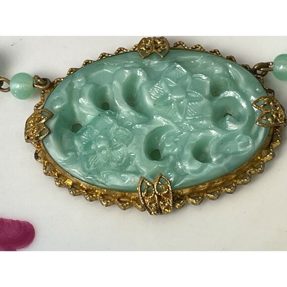 Vintage 1930s Green Molded Peking Glass Beaded Pendant Uranium Beads - Picture 2 of 16